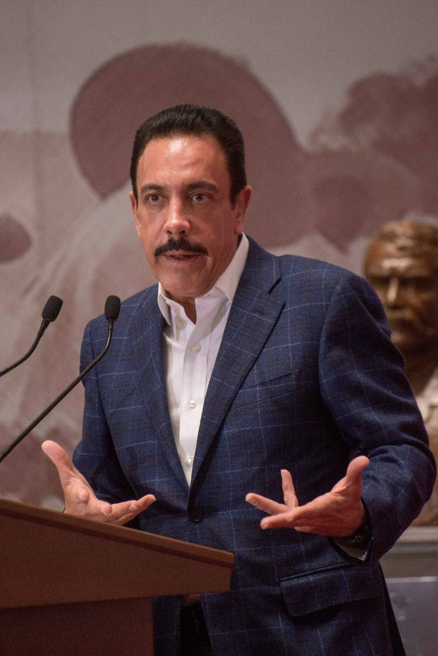 Buscan a científicos mexicanos para encontrar cura al coronavirus
