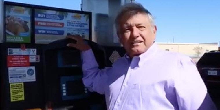 Pide AMLO a gasolineros mantener bajo el precio del combustible