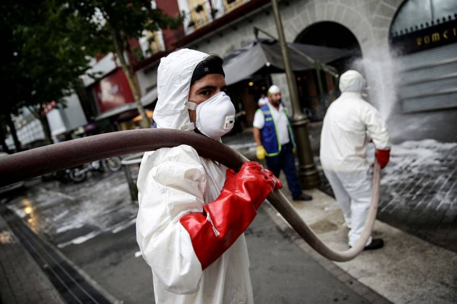 Chile supera los mil casos confirmados de Covid-19; hay tres muertos