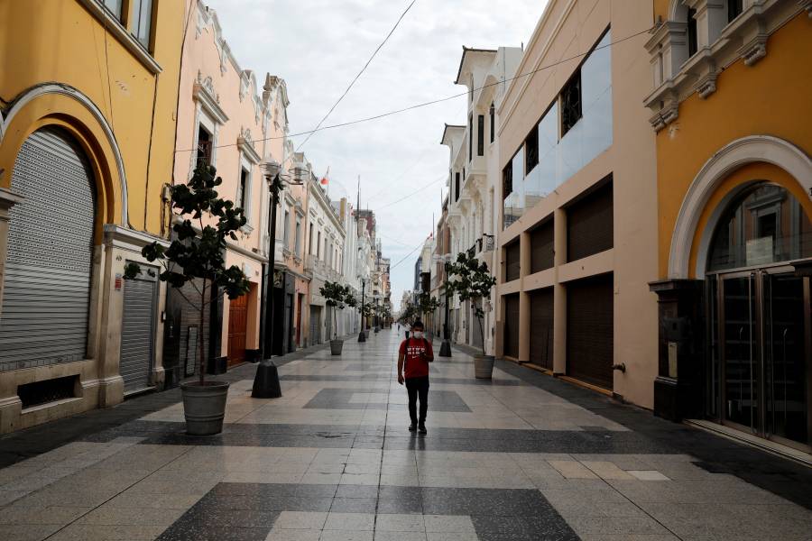 Perú extiende toque de queda hasta el 12 de abril
