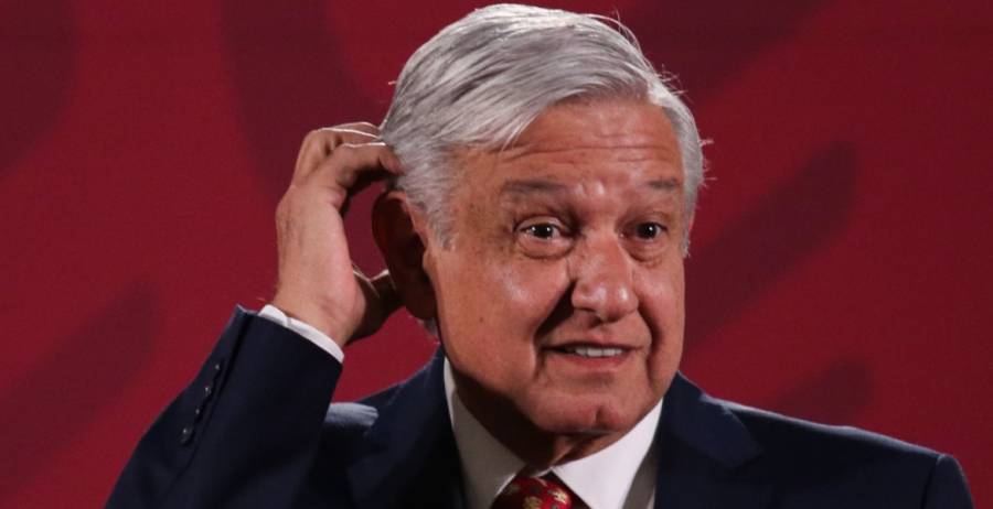 Aprobación de AMLO por debajo de 50% por primera vez