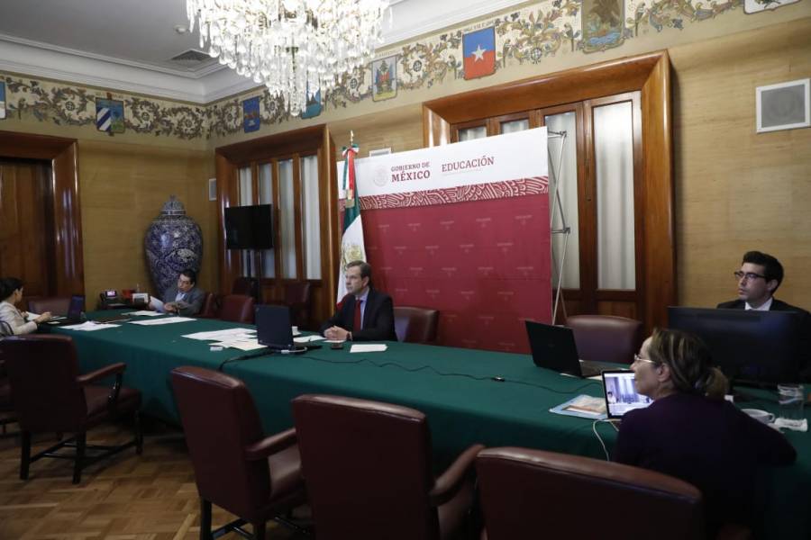 Esteban Moctezuma tiene videoconferencia con Ministros de Educación de Hispanoamérica y España presume educación a distancia para evitar el contagio por coronavirus