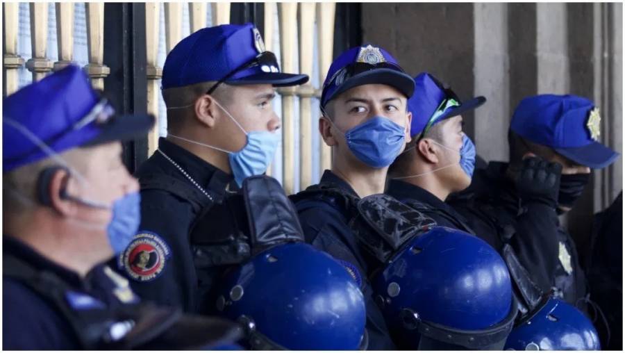 Tres policías de la CDMX aislados por probable Covid-19
