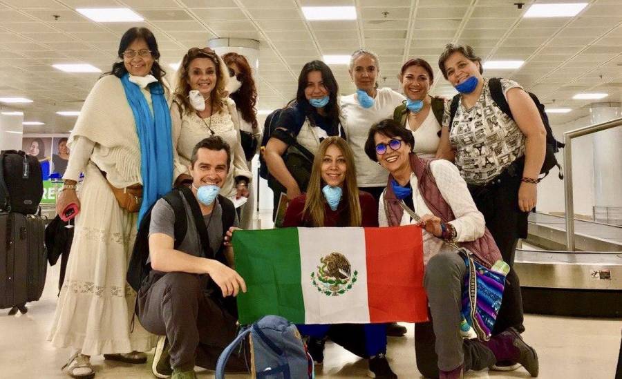 Regresan a Jalisco mexicanos varados en Perú