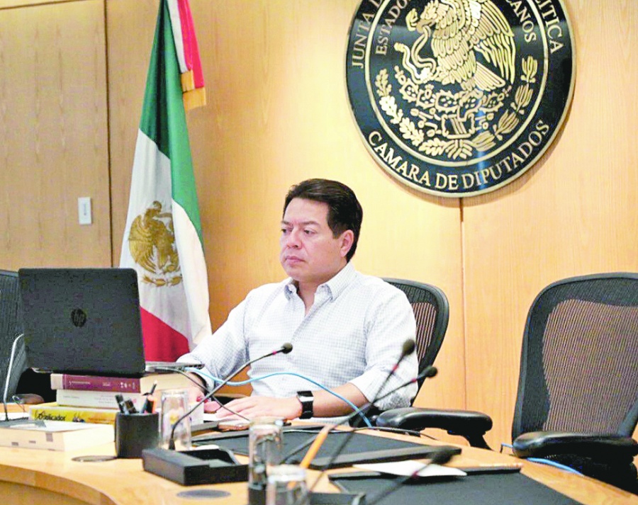 Delgado pide a familias quedarse en casa un mes