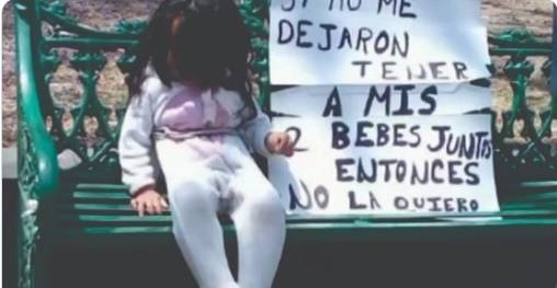 Video: Mujer pretendía abandonar a su hija amarrándola en una banca, Puebla