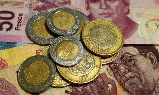 Peso gana en sesión pero perfila peor trimestre desde 1995