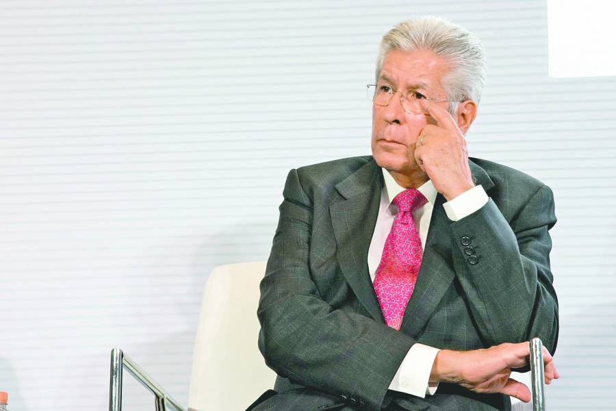 Ruiz Esparza sufre infarto cerebral; está en observación