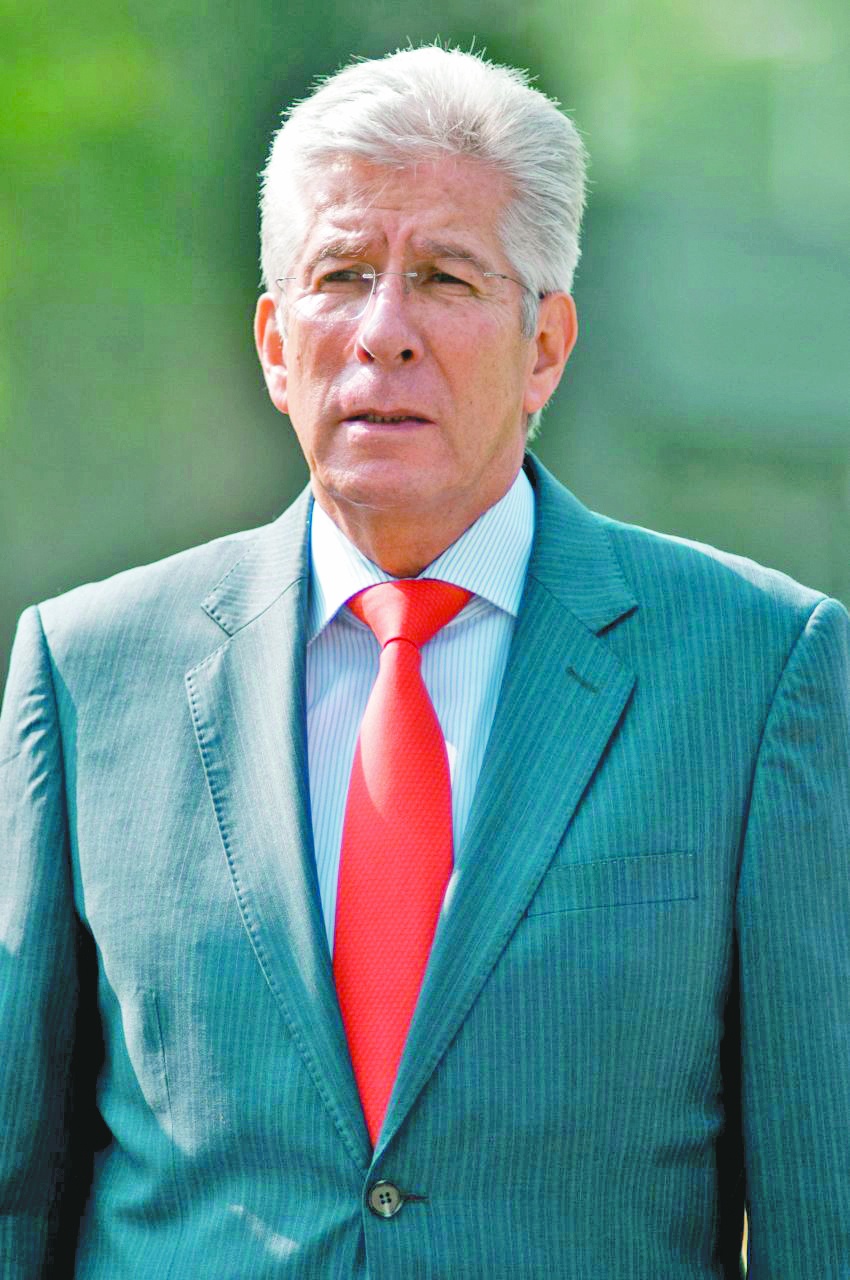 Fallece Ruiz Esparza tras un infarto cerebral 