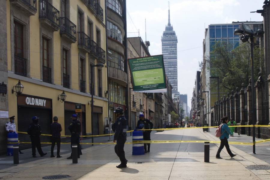 Para evitar contagios, cierran calle de Madero en la CDMX