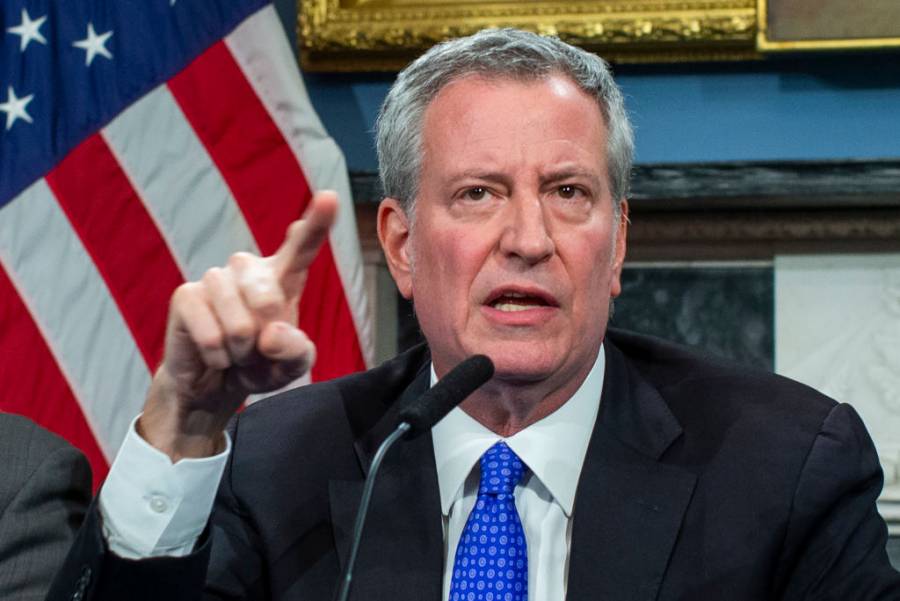 Indica alcalde de Nueva York necesidad de cubrirse la cara por Covid-19