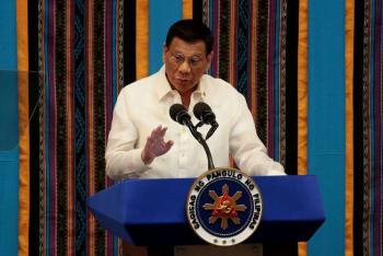 Presidente de Filipinas ordena matar a los que violen cuarentena