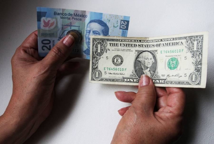 Peso se deprecia 1.72% al profundizarse impactos por Covid-19