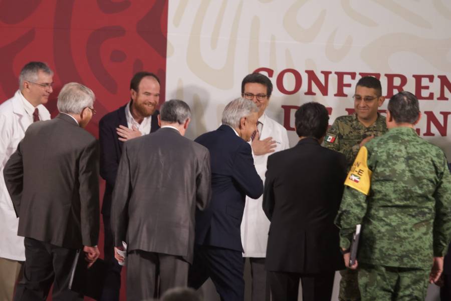 AMLO y funcionarios trabajan 24 horas contra coronavirus, afirma
