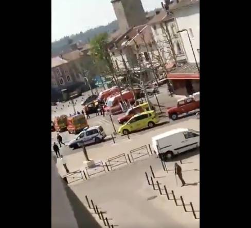 Hombre ataca con cuchillo dejando dos muertos en Francia