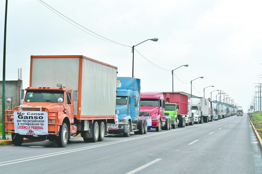 Crecerán asaltos a transportistas por pandemia, advierten 