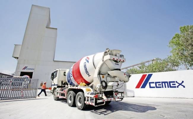 Cemex suspende operaciones por coronavirus