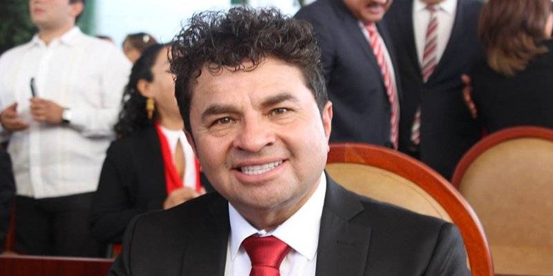 Él es Juan Vera Carrizal, político del PRI agresor de la saxofonista María Elena Ríos