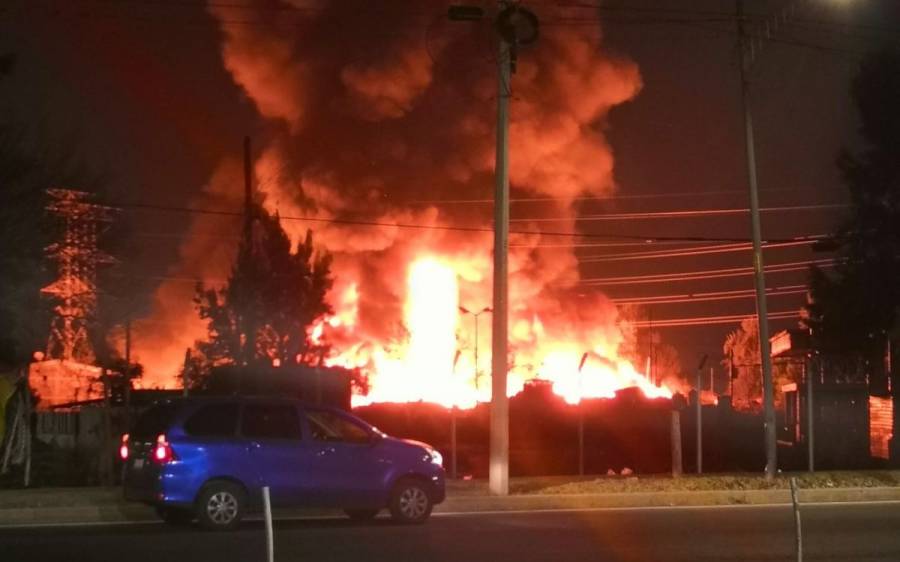 Fuerte Incendio en colonia Central de Abasto deja ocho lesionados [Video]