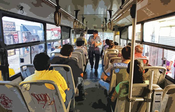 Personas en medios de transporte tambi&eacute;n dispersan virus y pat&oacute;genos: UNAM