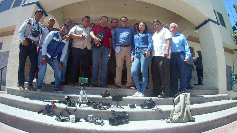 Analizan a 50 periodistas, luego que una reportera diera positivo en Coahuila