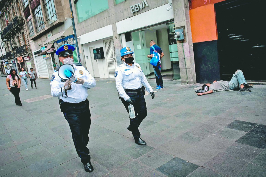 Mandan a casa a policías con sobrepeso, de la tercera edad...