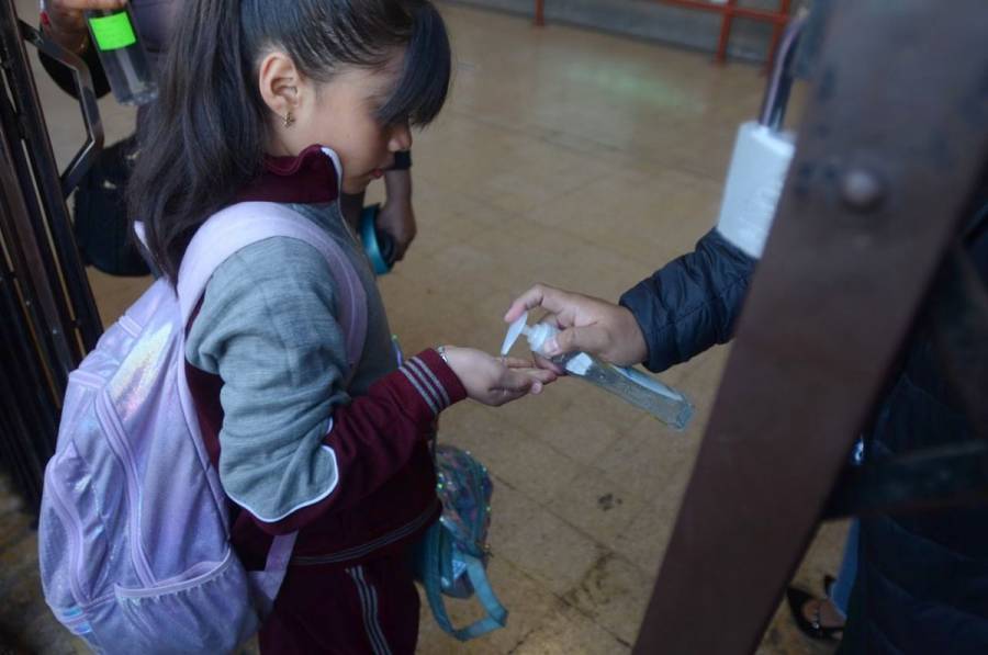¿De qué manera afecta el coronavirus a los niños?