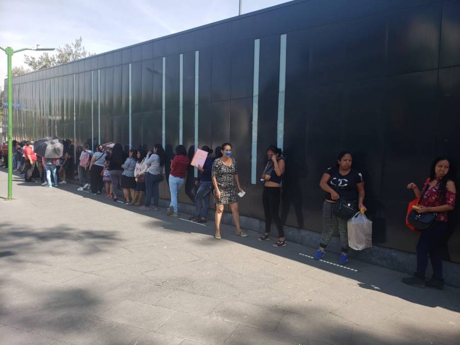 Trabajadores sexuales hacen campamento en plena calle para pasar allí pandemia