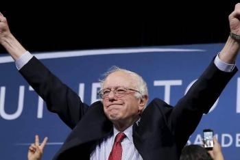 Suspende Bernie Sanders su campa&ntilde;a por la presidencia de Estados Unidos