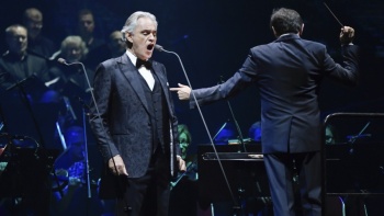 El domingo Andrea Bocelli cantar&aacute; plegar&iacute;a desde el Duomo de Mil&aacute;n