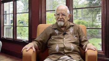 Muere el dramaturgo Tom&aacute;s Urtus&aacute;stegui