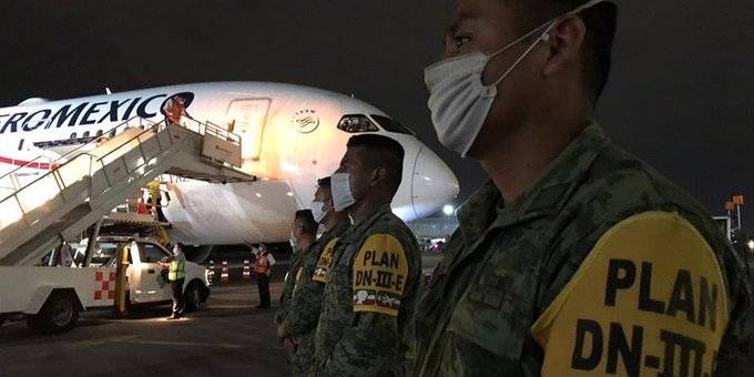 Llegan al AICM aviones provenientes de China con insumos médicos