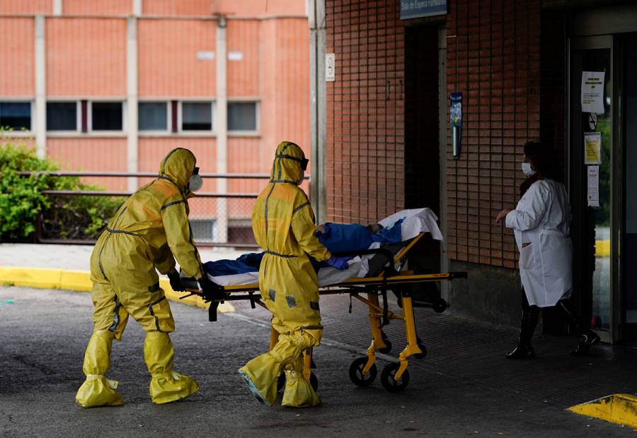Espa&ntilde;a reduce a 500 las muertes por Covid-19, el n&uacute;mero m&aacute;s bajo en 19 d&iacute;as