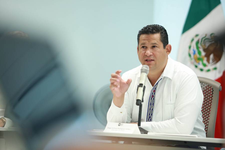 Diego Sinhue Rodríguez anuncia fondo económico para trabajadores de la salud en Guanajuato