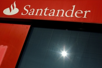 Acepta Santander pérdidas y morosidad