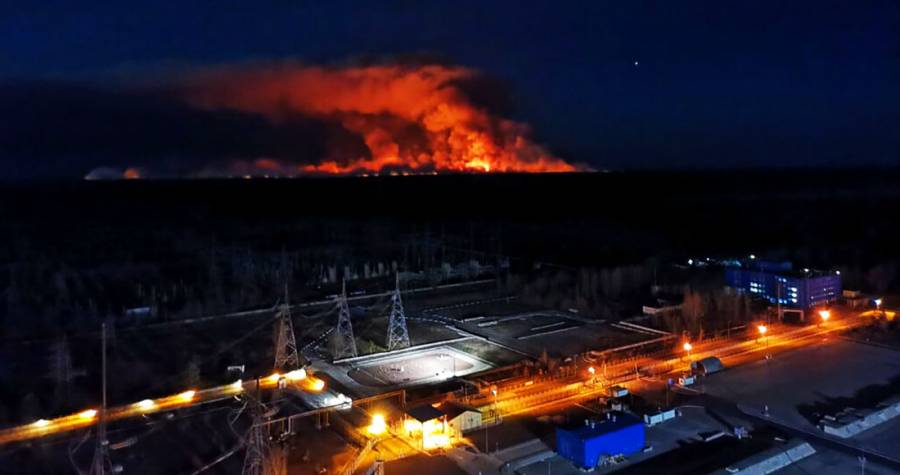 Logran apagar incendio en Chernóbil, no hay daños en planta nuclear