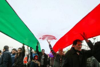 Vive Ir&aacute;n primer d&iacute;a con menos decesos por pandemia