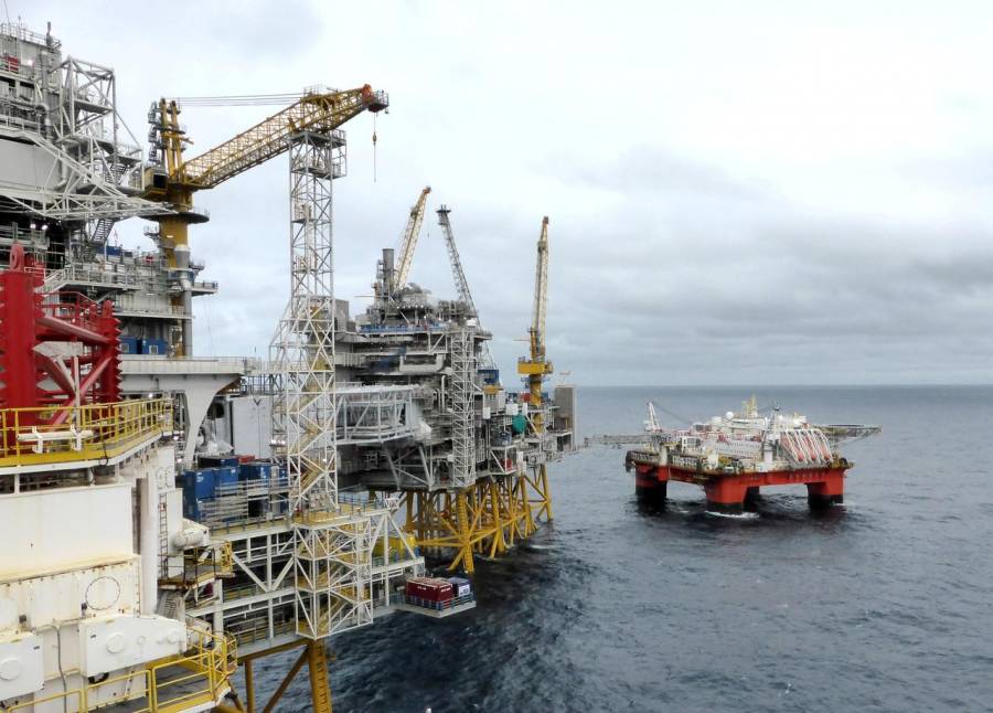 Demanda de petróleo en abril la más baja en 25 años AIE