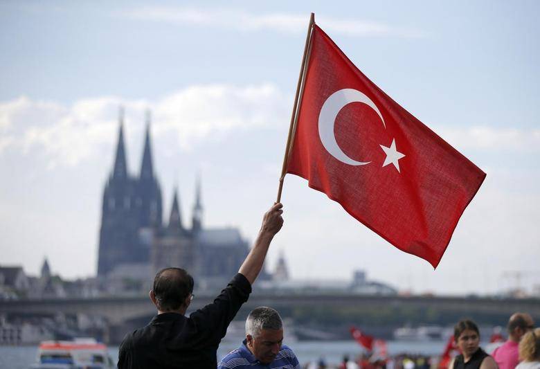 Turquía inicia excarcelaciones ante COVID-19