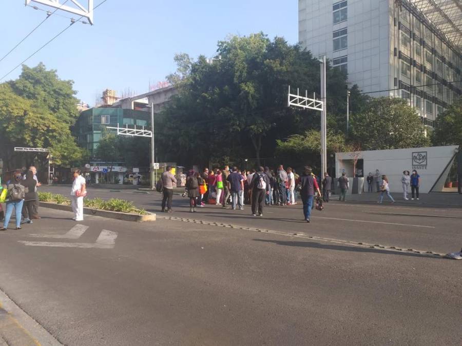 Trabajadores del ISSSTE realizaron un bloqueo en la Benito Juárez