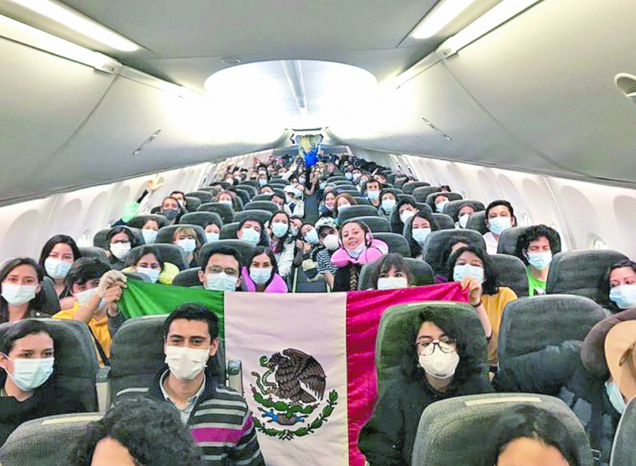 Regresan 10 mil connacionales varados en el extranjero