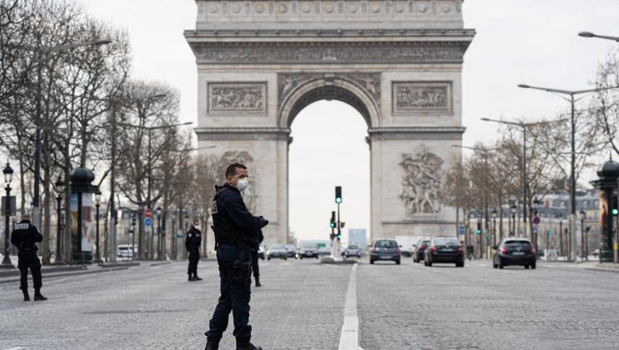 Ascienden a 17 mil 920 los fallecimientos en Francia por COVID-19