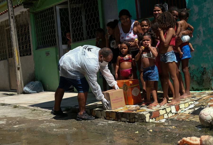La OMS pide a países más pobres cautela en confinamientos