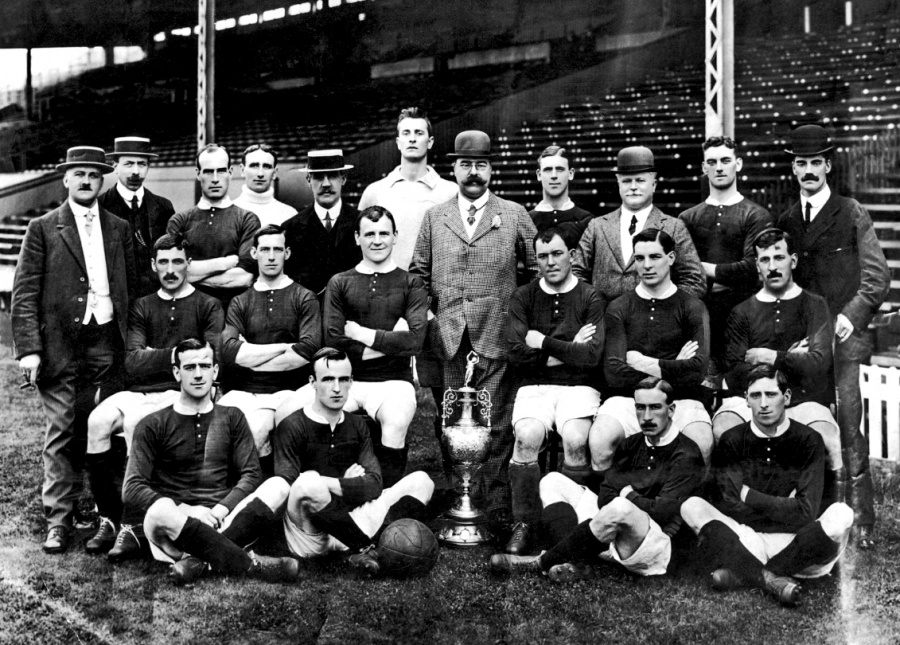 A 132 años de la primera liga de futbol, Inglaterra reina