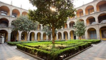 Disuelven Fonca con la promesa de conservar apoyos