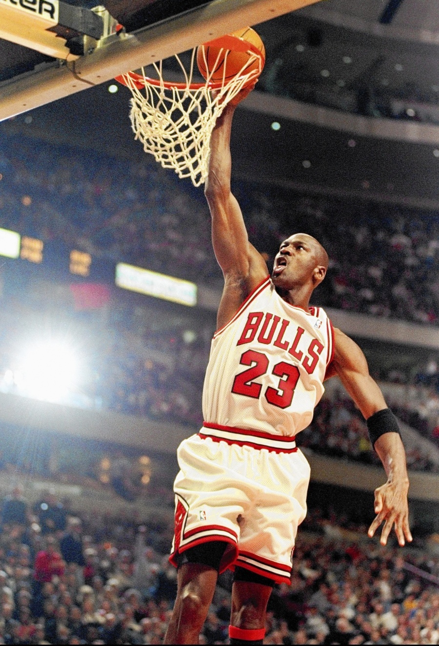 Michael Jordan, cuarta celebridad más rica del mundo estrena documental