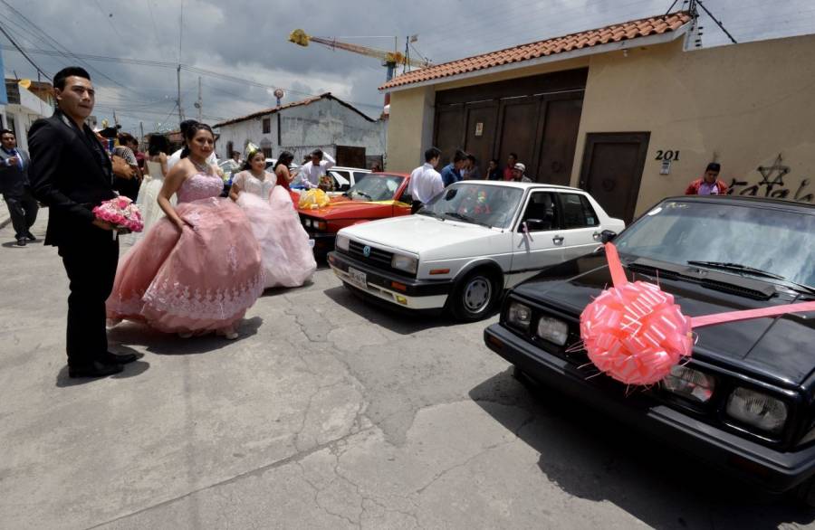 Quinceañera celebra sus XV primaveras a pesar de la cuarentena por ...