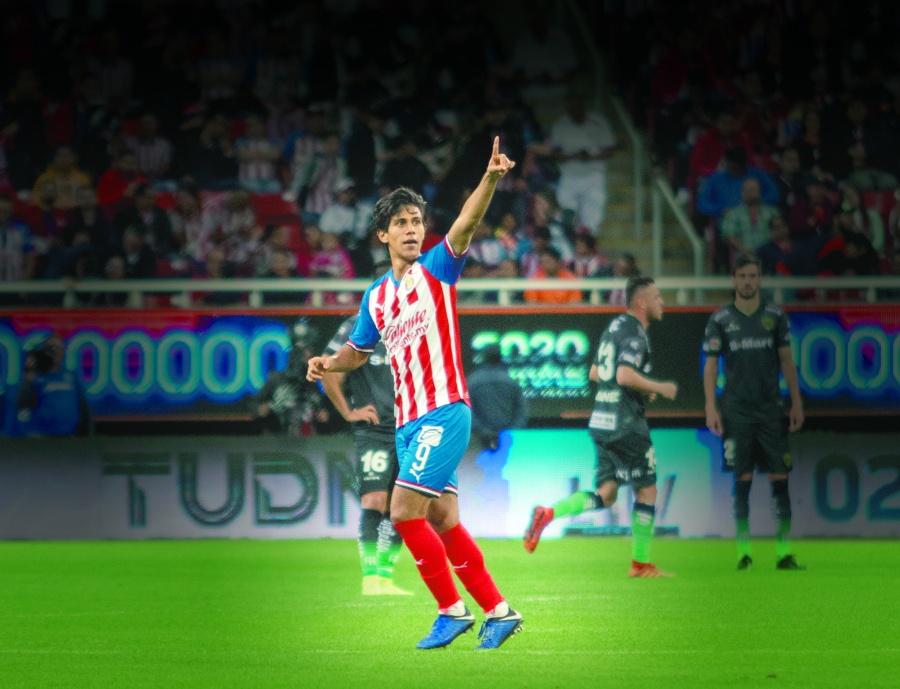 Con 23 goles, José Juan Macías luce como mexicano más efectivo