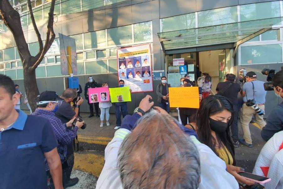 Médicos protestan en hospital de Tacuba por falta de equipo