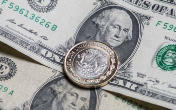 Peso se aprecia atento a precios del petr&oacute;leo; cotiza en 24.27 por d&oacute;lar